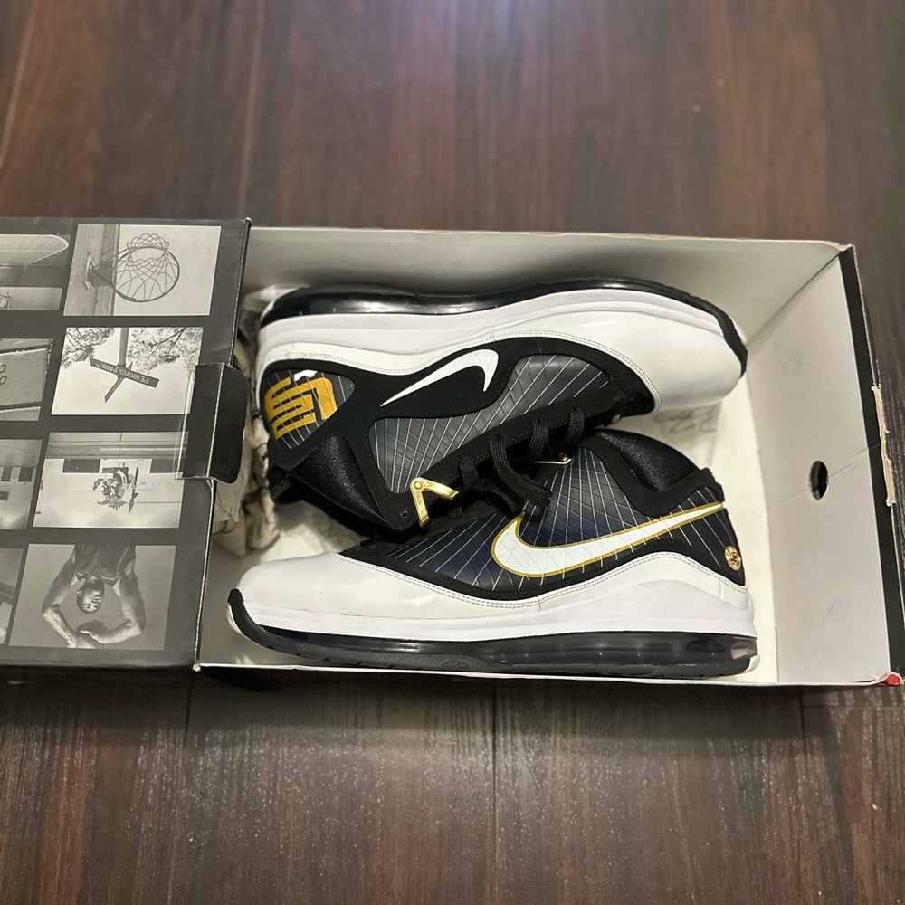 LeBron 7 “Black White Gold”